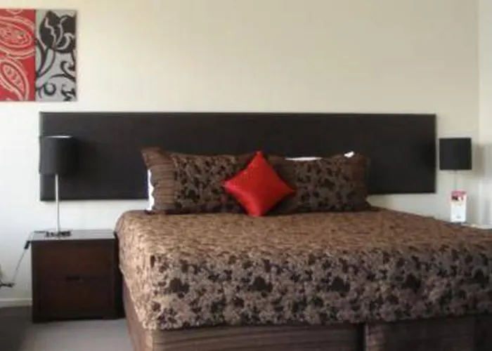 Apollo Aparthotel 5*